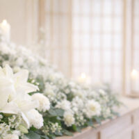 自宅安置と安置施設の違いを解説する安置先の選び方イメージ