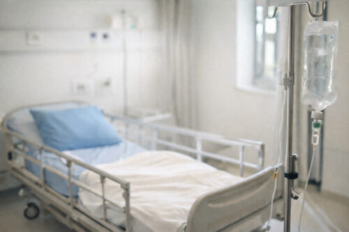 危篤と連絡を受けた際の病院の状況をイメージした室内の様子
